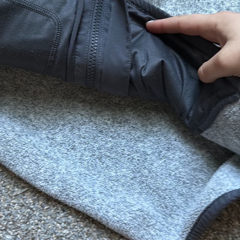Lululemon Jacket - Picture 5 of 7